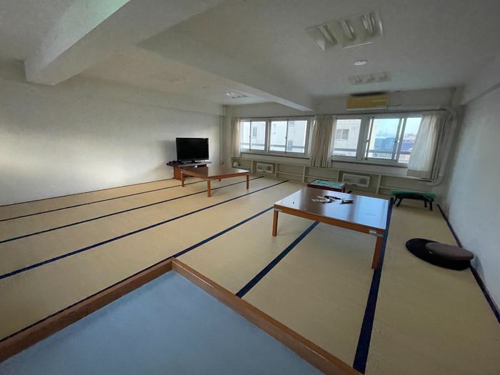 3階の娯楽室。映画鑑賞や勉強会に使われる部屋